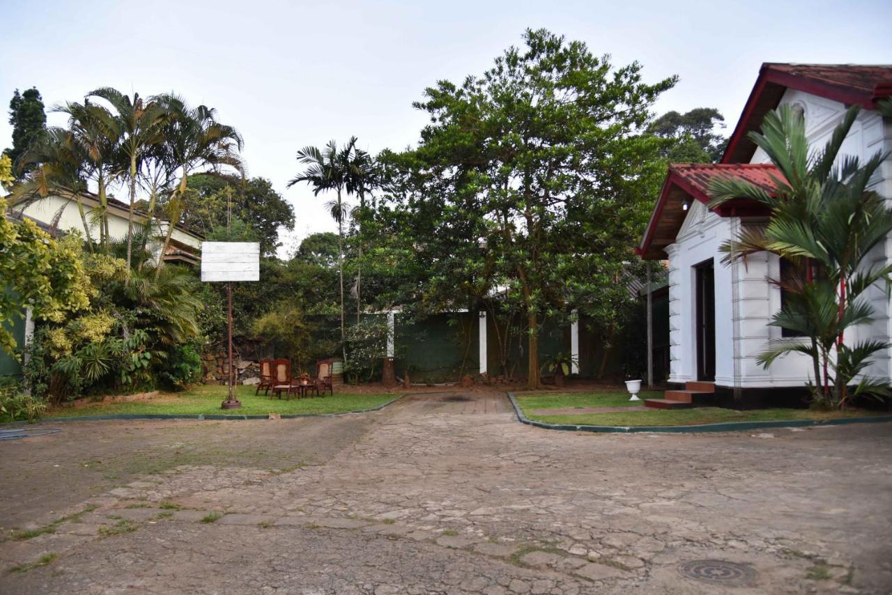 Antique Tourists Lodge Kandy Eksteriør billede